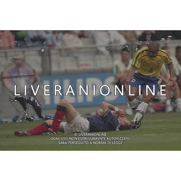 CAMPIONATO DEL MONDO FRANCIA 98 BRASILE-SCOZIA 10-06-1998 NELLA FOTO ROBERTO CARLOS AG ALDO LIVERANI S A S