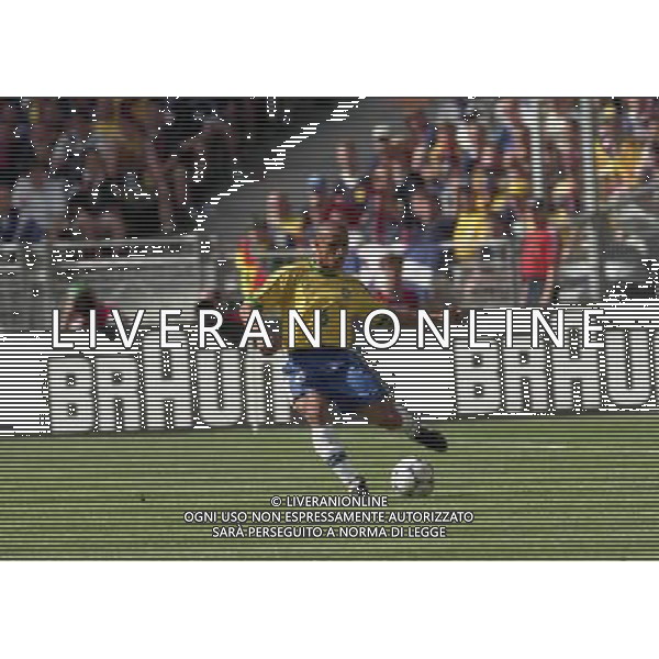 CAMPIONATO DEL MONDO FRANCIA 98 BRASILE-SCOZIA 10-06-1998 NELLA FOTO ROBERTO CARLOS AG ALDO LIVERANI S A S