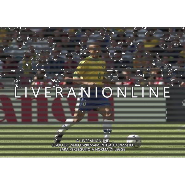 CAMPIONATO DEL MONDO FRANCIA 98 BRASILE-SCOZIA 10-06-1998 NELLA FOTO ROBERTO CARLOS AG ALDO LIVERANI S A S