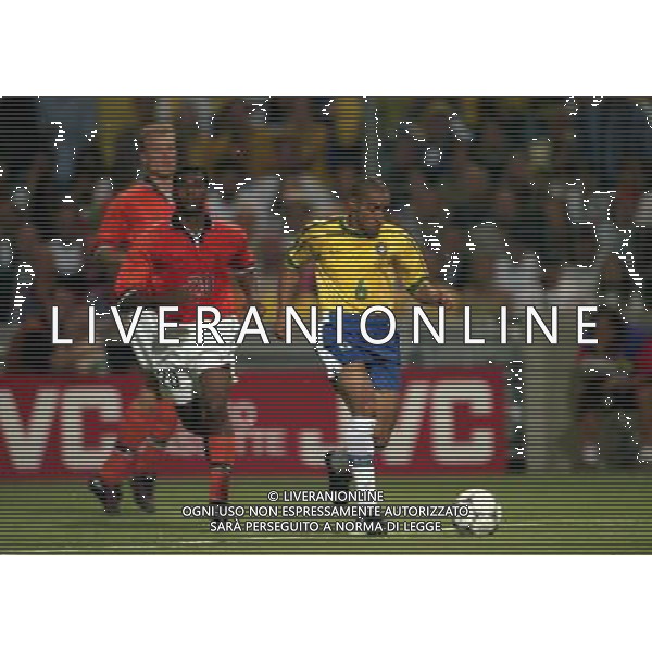 07/07/1998 -CAMPIONATO DEL MONDO FRANCIA 1998 PARTITA-BRASILE OLANDA NELLA FOTO ROBERTO CARLOS AG ALDO LIVERANI S A S