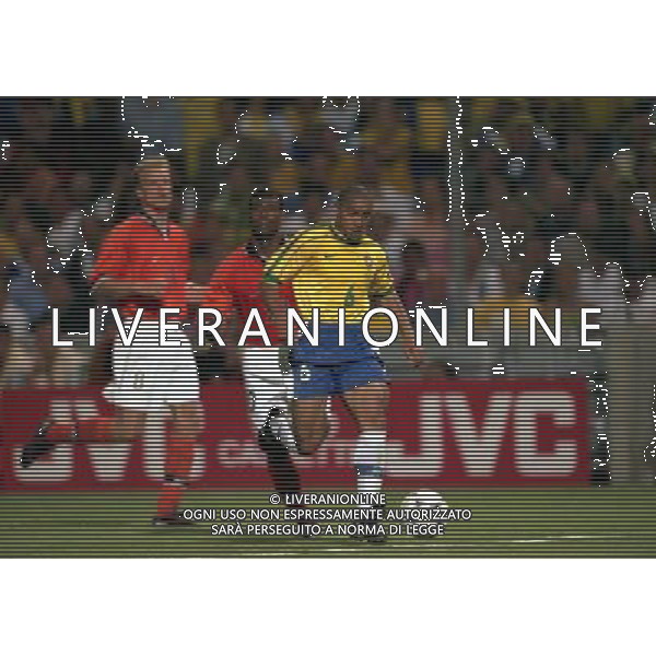 07/07/1998 -CAMPIONATO DEL MONDO FRANCIA 1998 PARTITA-BRASILE OLANDA NELLA FOTO ROBERTO CARLOS AG ALDO LIVERANI S A S