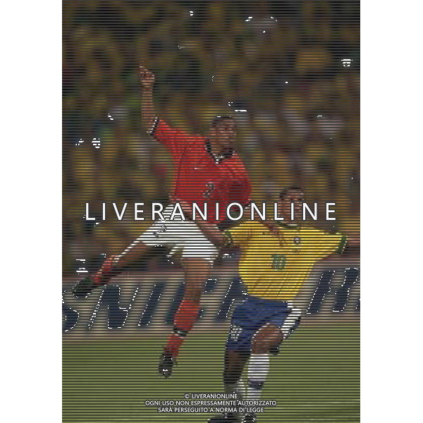 07/07/1998 -CAMPIONATO DEL MONDO FRANCIA 1998 PARTITA-BRASILE OLANDA NELLA FOTO MICHAEL REIZIGER-RIVALDO AG ALDO LIVERANI S A S