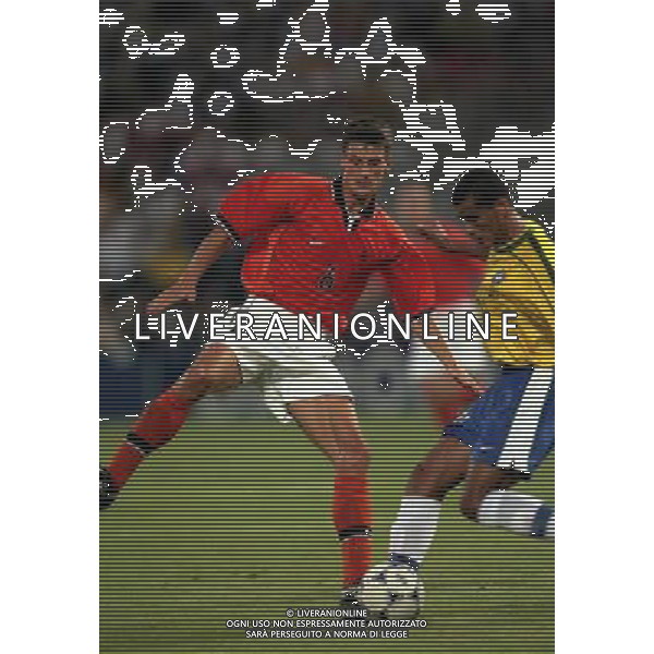 07/07/1998 -CAMPIONATO DEL MONDO FRANCIA 1998 PARTITA-BRASILE OLANDA NELLA FOTO WIM JONK AG ALDO LIVERANI S A S