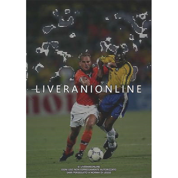 07/07/1998 -CAMPIONATO DEL MONDO FRANCIA 1998 PARTITA-BRASILE OLANDA NELLA FOTO CESAR SAMPAIO RONALD DE BOER AG ALDO LIVERANI S A S