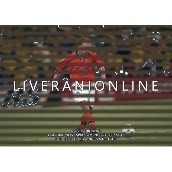 07/07/1998 -CAMPIONATO DEL MONDO FRANCIA 1998 PARTITA-BRASILE OLANDA NELLA FOTO DENNIS BERGKAMP AG ALDO LIVERANI S A S
