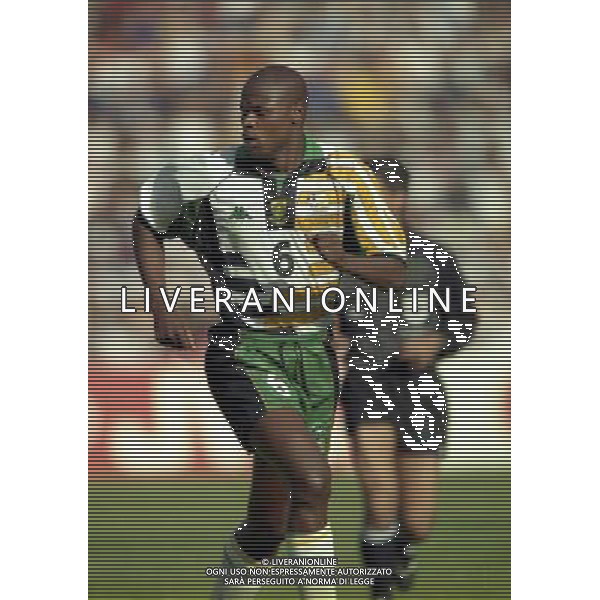 SUD AFRICA DANIMARCA CAMPIONATO DEL MONDO FRANCIA 1998/Sudafrica ‡ Danimarca ‡ Coppa del Mondo 1998 - Girone C - 18.06.1998 - 17:30. Stadium Municipal NELLA FOTO MASINGA PHILEMON AG ALDO LIVERANI S A S