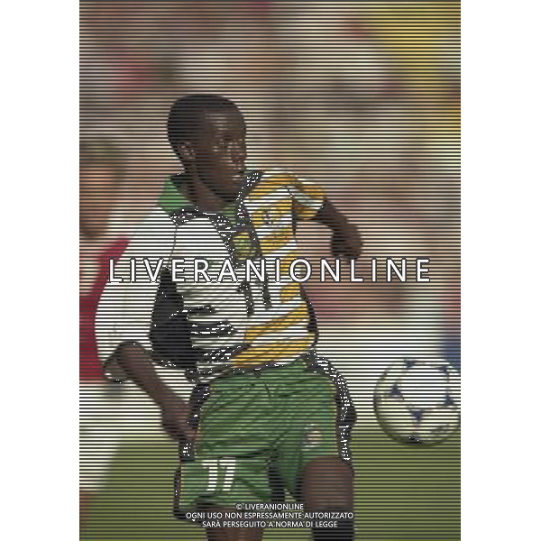 SUD AFRICA DANIMARCA CAMPIONATO DEL MONDO FRANCIA 1998/Sudafrica ‡ Danimarca ‡ Coppa del Mondo 1998 - Girone C - 18.06.1998 - 17:30. Stadium Municipal NELLA FOTO MKHALELE HELMAN AG ALDO LIVERANI S A S