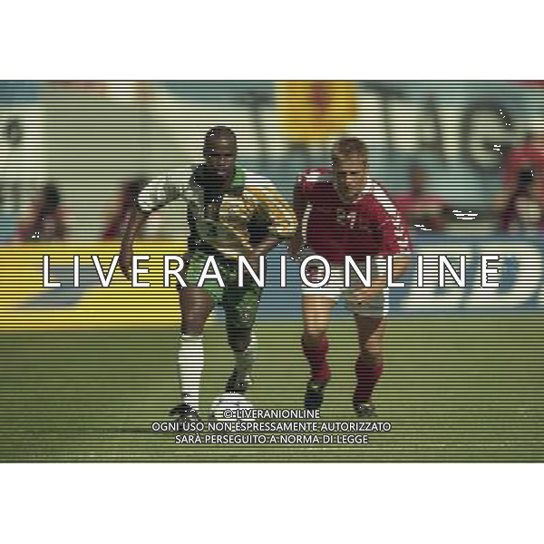 SUD AFRICA DANIMARCA CAMPIONATO DEL MONDO FRANCIA 1998/Sudafrica ‡ Danimarca ‡ Coppa del Mondo 1998 - Girone C - 18.06.1998 - 17:30. Stadium Municipal NELLA FOTO MARTIN JORGENSEN-NYATHI DAVID AG ALDO LIVERANI S A S
