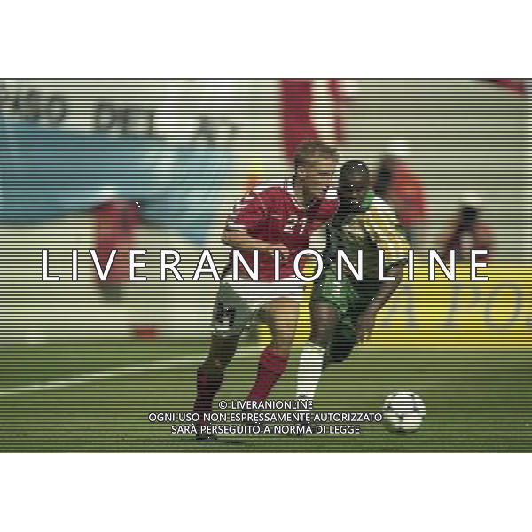 SUD AFRICA DANIMARCA CAMPIONATO DEL MONDO FRANCIA 1998/Sudafrica ‡ Danimarca ‡ Coppa del Mondo 1998 - Girone C - 18.06.1998 - 17:30. Stadium Municipal NELLA FOTO MARTIN JORGENSEN-NYATHI DAVID AG ALDO LIVERANI S A S