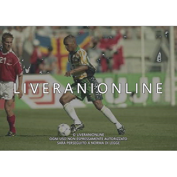 SUD AFRICA DANIMARCA CAMPIONATO DEL MONDO FRANCIA 1998/Sudafrica ‡ Danimarca ‡ Coppa del Mondo 1998 - Girone C - 18.06.1998 - 17:30. Stadium Municipal NELLA FOTO FORTUNE QUINTON AG ALDO LIVERANI S A S