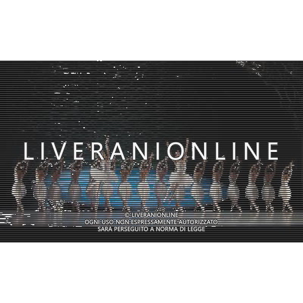 (130620) -- MELBOURNE (AUSTRALIA), June 20, 2013 () -- Dancers from the Australian Ballet perform during a dress rehearsal of Graeme Murphy\'s modern interpretation of \'Swan Lake\' at the Arts Center in Melbourne, Australia, on June 20, 2013. The show, inspired by the love triangle among Princess Diana, Prince Charles and Camilla, will be staged from June 21, 2013. (/Bai Xue) (lr) ©Photoshot/AGENZIA ALDO LIVERANI SAS-ITALY ONLY - EDITORIAL USE ONLY