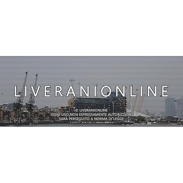 The Cable Cars in Royal Victoria Docks that cross the River Thames and the O2 Arena to North Greenwich, London 19th June 2013 ©Photoshot/AGENZIA ALDO LIVERANI SAS-ITALY ONLY - EDITORIAL USE ONLY