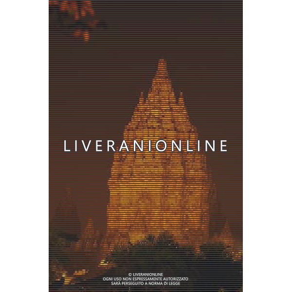 (130621) -- JAKARTA, June 21, 2013 () -- The photo taken on May 14, 2011 shows the Prambanan Temple Compounds in Central Java, Indonesia. Prambanan Temple Compounds is a 9th-century Hindu temple. It is one of the largest Hindu temples in southeast Asia. It was listed as a UNESCO World Heritage Site in 1991. Prambanan Temple Compounds was reconstructed from 1918 but damaged during the May 2006 Java earthquake. It is remarkable for its pointed architecture. The relief panels of its corridors depicts the stories of Indian epic Ramayana. (/Jiang Fan) (dzl) ©Photoshot/AGENZIA ALDO LIVERANI SAS-ITALY ONLY - EDITORIAL USE ONLY