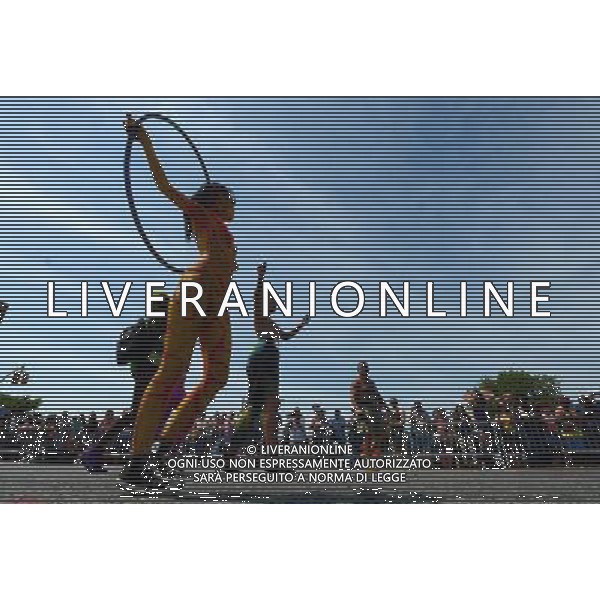 (130622) -- NEW YORK, June 22, 2013 () -- Revelers participate in the 2013 Mermaid Parade at Coney Island in New York on June 22, 2013. (/Wang Lei) ©photoshot/AGENZIA ALDO LIVERANI SAS - ITALY ONLY - Partecipanti alla parata delle Sirene a Coney Island a New York il 22 giugno 2013.