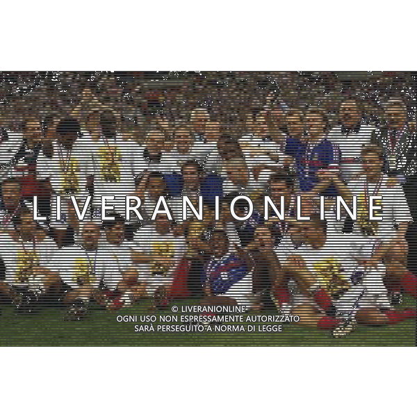 12/07/1998 CAMPIONATO DEL MONDO FRANCIA 98 STADIO SAINT DENIS NELLA FOTO FRANCIA CAMPIONE DEL MONDO AG ALDO LIVERANI S A S
