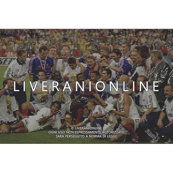 12/07/1998 CAMPIONATO DEL MONDO FRANCIA 98 STADIO SAINT DENIS NELLA FOTO FRANCIA CAMPIONE DEL MONDO AG ALDO LIVERANI S A S