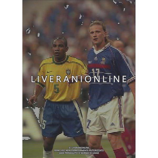 12/07/1998 CAMPIONATO DEL MONDO FRANCIA 98 STADIO SAINT DENIS NELLA FOTO CESAR SAMPAIO-EMANUEL PETIT AG ALDO LIVERANI S A S