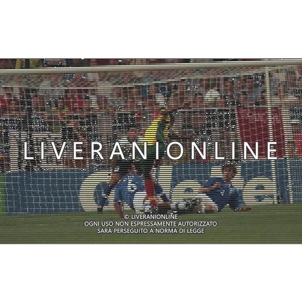 ITALIA CAMERUN CAMPIONATO DEL MONDO FRANCIA 98 NELLA FOTO AZIONE DI GIOCO AG ALDO LIVERANI S A S
