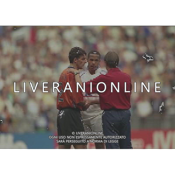 ITALIA FRANCIA CAMPIONATO DEL MONDO FRANCIA 98 QUARTI DI FINALE NELLA FOTO GIANLUCA PAGLUCA.THIERRY HENRY-CESARE MALDINI AG ALDO LIVERANI S A S