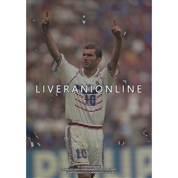 ITALIA FRANCIA CAMPIONATO DEL MONDO FRANCIA 98 QUARTI DI FINALE NELLA FOTO ZINEDINE ZIDANE AG ALDO LIVERANI S A S