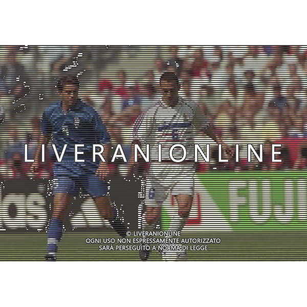ITALIA FRANCIA CAMPIONATO DEL MONDO FRANCIA 98 QUARTI DI FINALE NELLA FOTO YOURI DJORKAEFF-ALESSANDRO COSTACURTA AG ALDO LIVERANI S A S