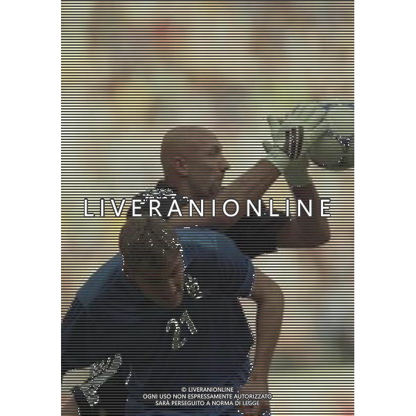 ITALIA FRANCIA CAMPIONATO DEL MONDO FRANCIA 98- 03/07/1998 STADIO SAINT DENIS NELLA FOTO Fabien BARTHEZ-Christian VIERI AG ALDO LIVERANI S A S