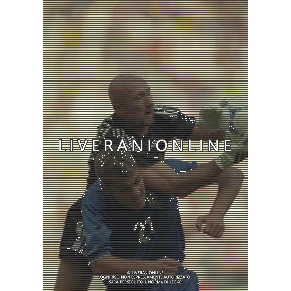 ITALIA FRANCIA CAMPIONATO DEL MONDO FRANCIA 98- 03/07/1998 STADIO SAINT DENIS NELLA FOTO Fabien BARTHEZ-Christian VIERI AG ALDO LIVERANI S A S