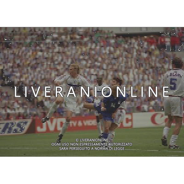 ITALIA FRANCIA CAMPIONATO DEL MONDO FRANCIA 98- 03/07/1998 STADIO SAINT DENIS NELLA FOTO Luigi DI BIAGIO-Emmanuel PETIT AG ALDO LIVERANI S A S