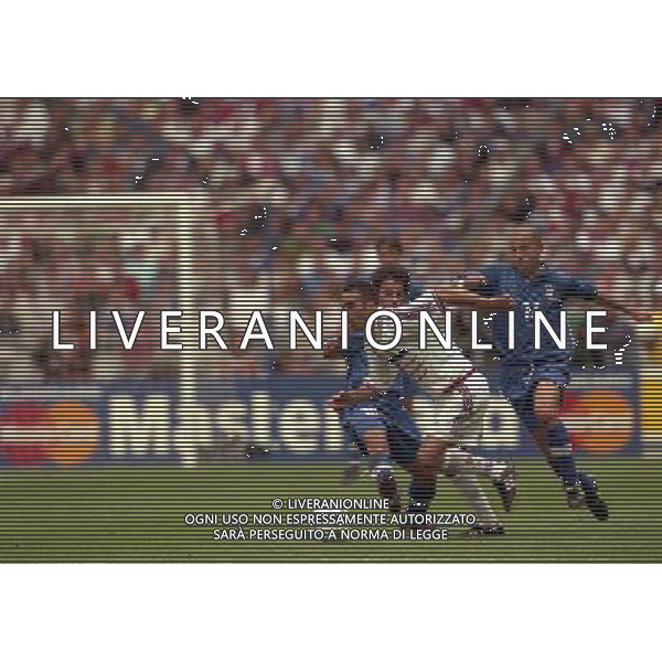 ITALIA FRANCIA CAMPIONATO DEL MONDO FRANCIA 98- 03/07/1998 STADIO SAINT DENIS NELLA FOTO Youri DJORKAEFF-Luigi DI BIAGIO AG ALDO LIVERANI S A S