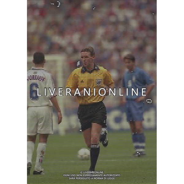 ITALIA FRANCIA CAMPIONATO DEL MONDO FRANCIA 98- 03/07/1998 STADIO SAINT DENIS NELLA FOTO Hugh DALLAS (SCO) AG ALDO LIVERANI S A S