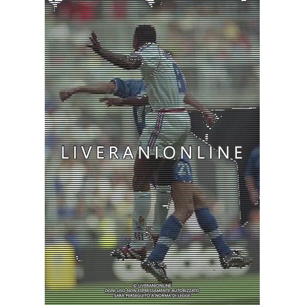 ITALIA FRANCIA CAMPIONATO DEL MONDO FRANCIA 98- 03/07/1998 STADIO SAINT DENIS NELLA FOTO Marcel DESAILLY-Christian VIERI AG ALDO LIVERANI S A S