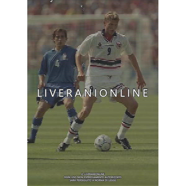 ITALIA NORVEGIA CAMPIONATO DEL MONDO FRANCIA 98 NELLA FOTO Tore Andre Flo AG ALDO LIVERANI S A S