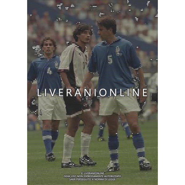 ITALIA AUSTRIA CAMPIONATO DEL MONDO FRANCIA 98 NELLA FOTO ALESSANDRO COSTACURTA-FABIO CANNAVARO -IVICA VASTIC AG ALDO LIVERANI S A S