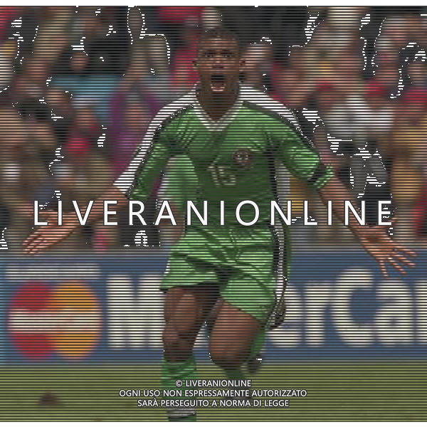 13/06/1998 CAMPIONATO DEL MONDO FRANCIA 98 SPAGNA -NIGERIA NELLA FOTO Sunday OLISEH AG ALDO LIVERANI S A S
