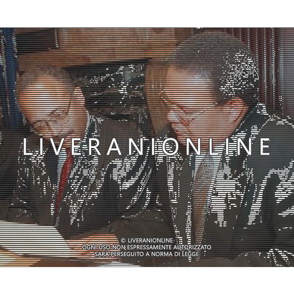 Board of Education Pres. William Thompson (L) and Schools Chancellor Rudy Crew (R) inspect a document during a meeting at Board of Education headquarters on November 30, 1998. ( Richard B. Levine) ©PHOTOHSOT/AGENZIA ALDO LIVERANI SAS - ITALY ONLY - EDITORIAL USE ONLY