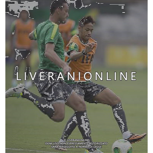 (130626) -- BELO HORIZONTE, June 26, 2013 () -- Brazil\'s Neymar (R) participates in a training session at Mineirao Stadium, in Belo Horizonte, Minas Gerais state, Brazil, on June 25, 2013. Brazil will face Uruguay on June 26, in the semifinal of the FIFA Confederations Cup Brazil 2013. (/Bao Feifei) (itm) ©photoshot/AGENZIA ALDO LIVERANI SAS - ITALY ONLY - Confederations Cup Brasile 2013 - Sessione di allenamento della nazionale Brasiliana allo Stadio Mineirao di Belo Horizonte, Minas Gerais, Brasile, 25 giugno 2013.