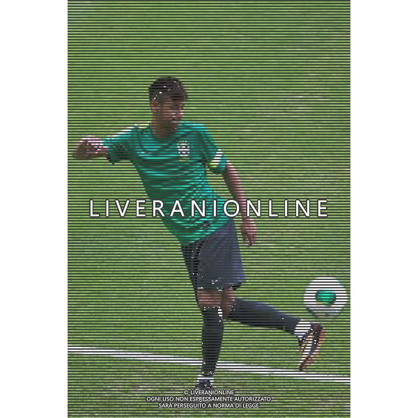 (130626) -- BELO HORIZONTE, June 26, 2013 () -- Brazil\'s Neymar participates in a training session at Mineirao Stadium in Belo Horizonte, Minas Gerais state, Brazil, on June 25, 2013. Brazil will face Uruguay on June 26, in the semifinal of the FIFA Confederations Cup Brazil 2013. (/David de la Paz) (itm) ©photoshot/AGENZIA ALDO LIVERANI SAS - ITALY ONLY - Confederations Cup Brasile 2013 - Sessione di allenamento della nazionale Brasiliana allo Stadio Mineirao di Belo Horizonte, Minas Gerais, Brasile, 25 giugno 2013.