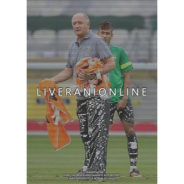 (130626) -- BELO HORIZONTE, June 26, 2013 () -- Brazil\'s coach Luiz Felipe Scolari (Front) and player Neymar participate in a training session at Mineirao Stadium in Belo Horizonte, Minas Gerais state, Brazil, on June 25, 2013. Brazil will face Uruguay on June 26, in the semifinal of the FIFA Confederations Cup Brazil 2013. (/Liao Yujie) (itm) ©photoshot/AGENZIA ALDO LIVERANI SAS - ITALY ONLY - Confederations Cup Brasile 2013 - Sessione di allenamento della nazionale Brasiliana allo Stadio Mineirao di Belo Horizonte, Minas Gerais, Brasile, 25 giugno 2013.