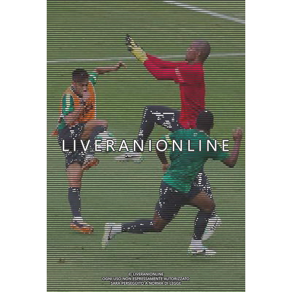 (130626) -- BELO HORIZONTE, June 26, 2013 () -- Brazil\'s Neymar (L) participates in a training session at Mineirao Stadium, in Belo Horizonte, Minas Gerais state, Brazil, on June 25, 2013. Brazil will face Uruguay on June 26, in the semifinal of the FIFA Confederations Cup Brazil 2013. (/David de la Paz) (itm) ©photoshot/AGENZIA ALDO LIVERANI SAS - ITALY ONLY - Confederations Cup Brasile 2013 - Sessione di allenamento della nazionale Brasiliana allo Stadio Mineirao di Belo Horizonte, Minas Gerais, Brasile, 25 giugno 2013.