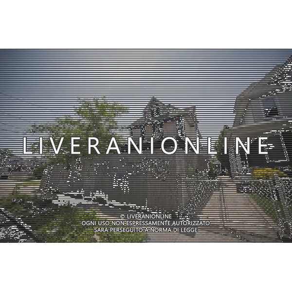 Dilapidated home in the Flatlands neighborhood of Brooklyn in New York on Saturday, June 22, 2013. After being damaged by squatters and a fire the city is deciding whether to tear down the house, but only after numerous complaints from neighbors over the condition of the building. (Œ Richard B. Levine) ©photoshot/AGENZIA ALDO LIVERANI SAS - ITALY ONLY - Veduta della vita quotidiana e commerciale dei quartieri della citta\' di New York