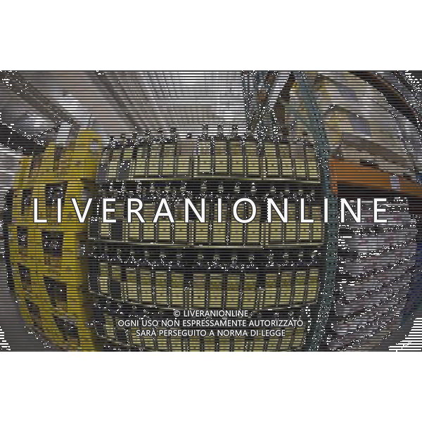 House brand Kirkland Olive Oil at a Costco Wholesale store at a mall in New York on Saturday, March 27, 2010. A recently proposed law that would adding new fees and required testing to imported olive oil has been removed as a provision to a federal farm bill. The provision would have increased the cost of imported oils by adding rigorous taste and chemical tests as opposed to the current spot-checking. ( Richard B. Levine) ©photoshot/AGENZIA ALDO LIVERANI SAS - ITALY ONLY - Veduta della vita quotidiana e commerciale dei quartieri della citta\' di New York