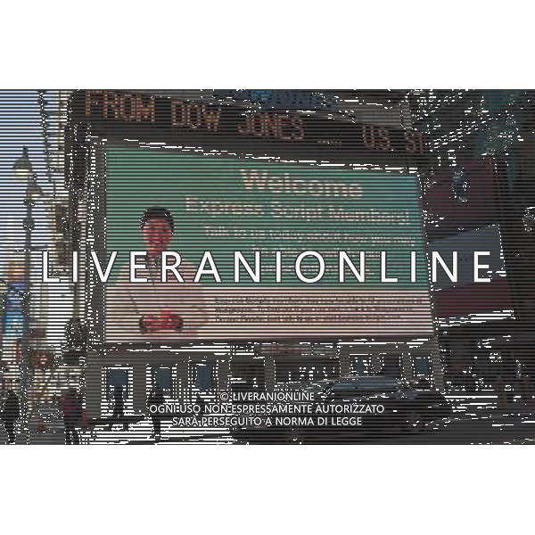 The Walgreen\'s drug store at One Times Square in New York advertises its services, seen on Wednesday, November 14, 2012. (Œ Richard B. Levine) ©photoshot/AGENZIA ALDO LIVERANI SAS - ITALY ONLY - Veduta della vita quotidiana e commerciale dei quartieri della citta\' di New York