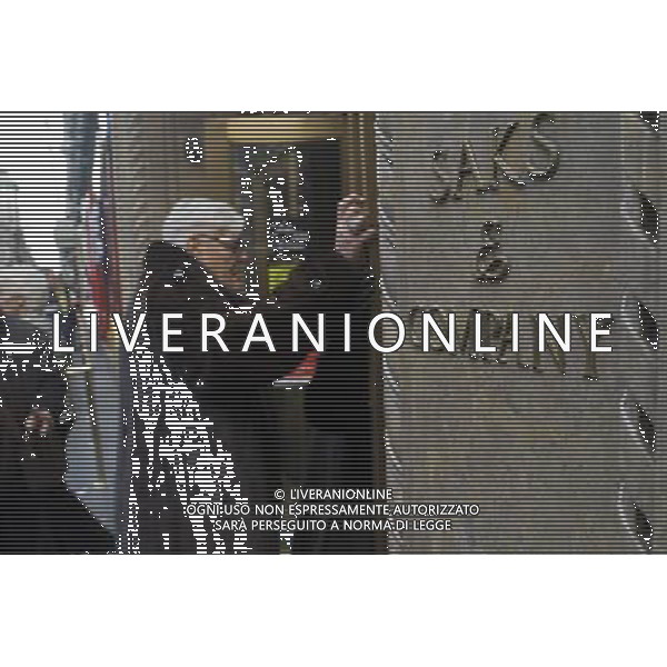 Shoppers at Sak\'s Fifth Avenue in New York on November 29, 2008. ( Richard B. Levine) ©photoshot/AGENZIA ALDO LIVERANI SAS - ITALY ONLY - Veduta della vita quotidiana e commerciale dei quartieri della citta\' di New York