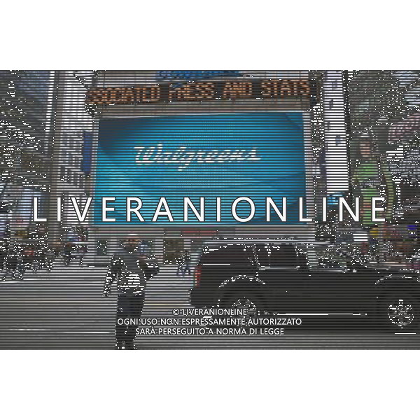 The Walgreens drug store at One Times Square in New York is seen on Thursday, March 25, 2010. The Walgreen Co. announced that its profits rose 4.5 percent in its second quarter citing a rise in prescription drug sales. ( Richard B. Levine) ©photoshot/AGENZIA ALDO LIVERANI SAS - ITALY ONLY - Veduta della vita quotidiana e commerciale dei quartieri della citta\' di New York