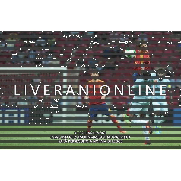 (130628) -- ISTANBUL, June 27, 2013 () -- Spain\'s Saul (Top) vies for the ball with Sanogo of France during the FIFA U-20 World Cup Turkey 2013 semifinal match in Istanbul, Turkey, on June 27, 2013. Spain won 2-1. (/Lu Zhe) ©PHOTOSHOT/AGENZIA ALDO LIVERANI SAS - ITALY ONLY - Francia- Spagna Campionati mondiali calcio FIFA U20 World Cup semifinale a Istanbul, in Turchia, il 27 giugno 2013. La Spagna ha vinto 2-1.
