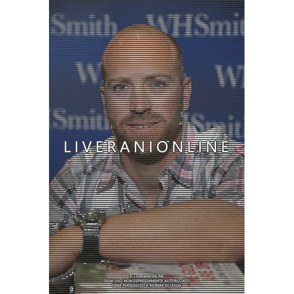 Matt Prior at WHSmith Guildford to promote his book The Gloves Are Off Surrey England AG ALDO LIVERANI SAS ONLY ITALY AG ALDO LIVERANI SAS ONLY ITALY