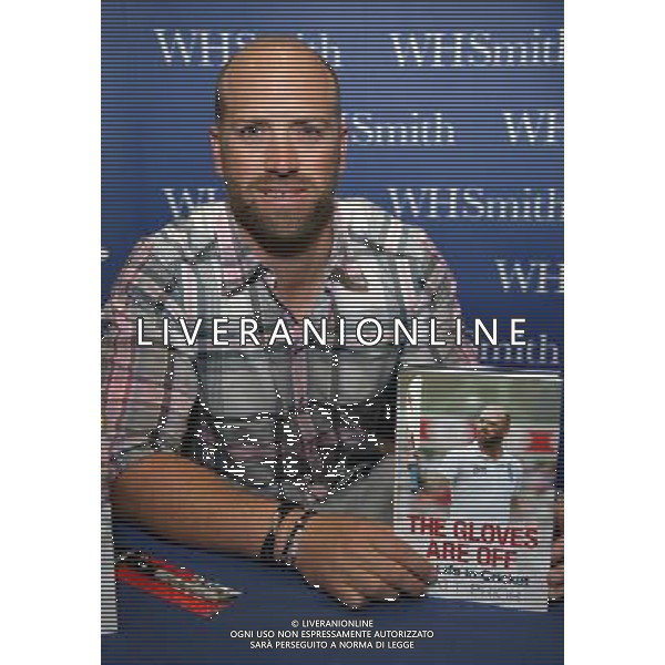Matt Prior at WHSmith Guildford to promote his book The Gloves Are Off Surrey England AG ALDO LIVERANI SAS ONLY ITALY AG ALDO LIVERANI SAS ONLY ITALY