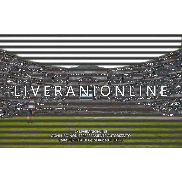 (130628) -- HELSINKI, June 28, 2013() -- A tourist visits the monumental King\'s Gate of the island fortress of Suomenlinna in Helsinki, capital of Finland, on June 24, 2013. Fortress of Suomenlinna is a unique historical monument and one of the largest maritime fortresses in the world. Its construction began in 1700s when Finland was part of the Kingdom of Sweden. As an example of European military architecture of its time, Suomenlinna was included in UNESCO\'s World Heritage List in 1991. (/Yan Ting) AG ALDO LIVERANI SAS ONLY ITALY