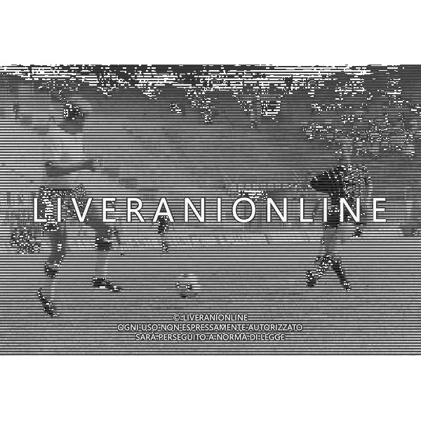 ARCHIVIO GIOVANNI LIVERANI NELLA FOTO GOVANNI TRAPATTONI CON LA MAGLIA DEL MILAN AG ALDO LIVERANI SAS