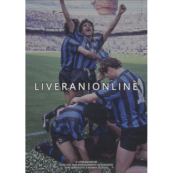 ARCHIVIO LIVERANI NELLA FOTO GIOVANNI TRAPATTONI ALLENATORE INTER ESULTANZA GIOCATORI NELLA PARTITA COL NAPOLI SCUDETTO 13 AG ALDO LIVERANI SAS